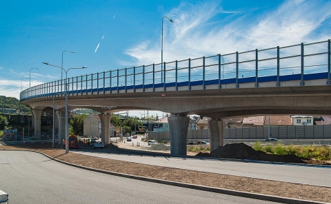 Estakáda Rokytova přes ulici Karlova